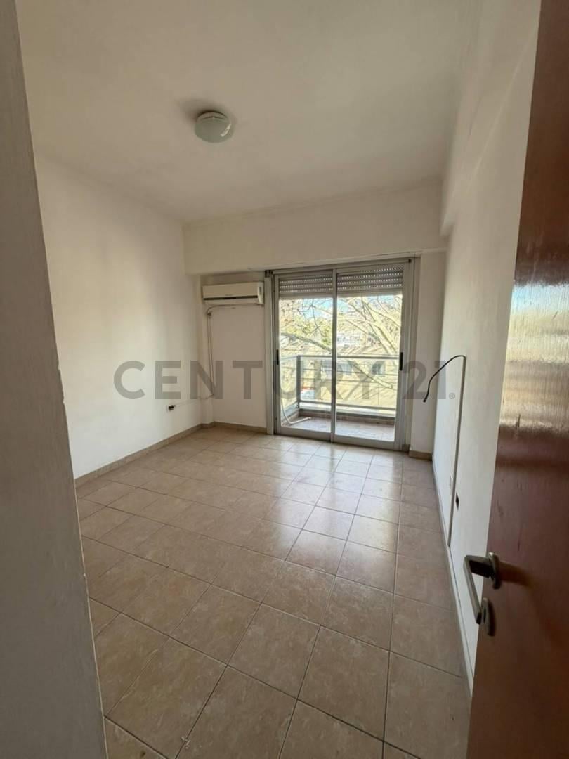 Foto de 8 entre 40 y 41, Departamento en alquiler con cochera, imagen 3