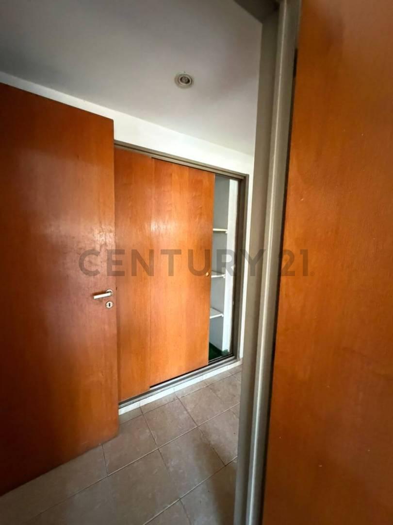 Foto de 8 entre 40 y 41, Departamento en alquiler con cochera, imagen 4