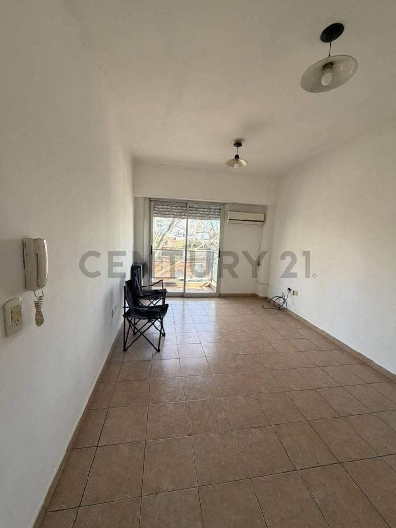 Foto de 8 entre 40 y 41, Departamento en alquiler con cochera, imagen 5