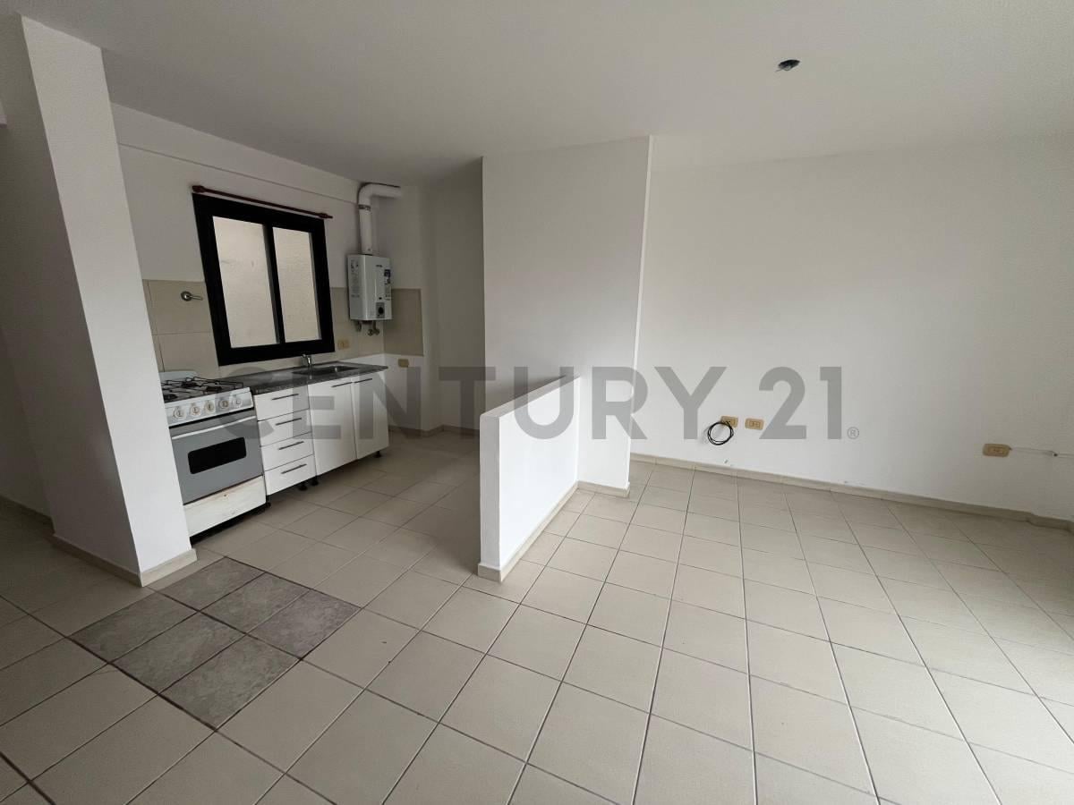 Foto de Departamento de 2 dormitorios con cochera descubierta | 5 e/ 57 y 58, imagen 3
