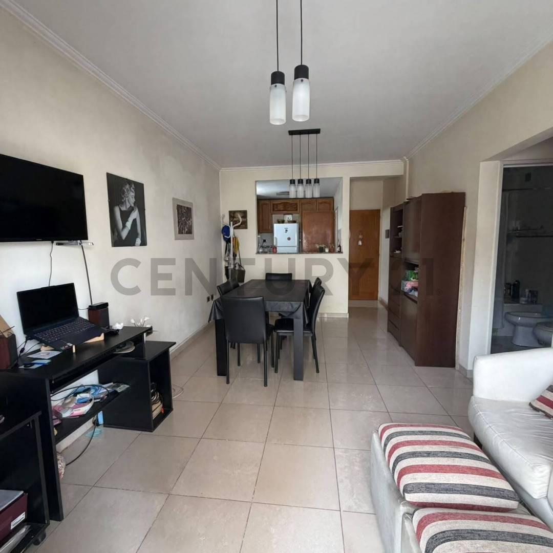 Foto de Departamento Dúplex en venta, dos dormitorios, cochera. Avda 53 entre, imagen 4