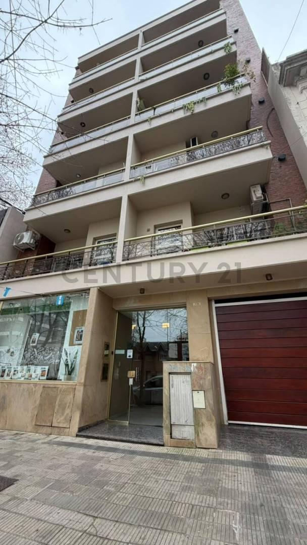 Foto de Departamento Dúplex en venta, dos dormitorios, cochera. Avda 53 entre, imagen 1