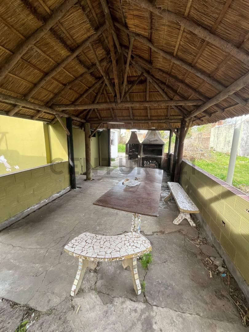 Foto de Casa en venta de 3 dormitorios en Tolosa | Calle 1 e/ 521 y 522, imagen 2