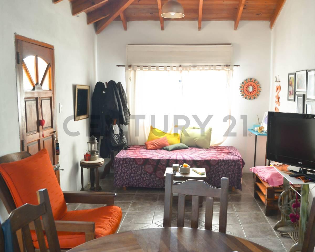 Foto de CASA DE TRES DORMITORIOS - 603 e/ 8 y 9, imagen 1