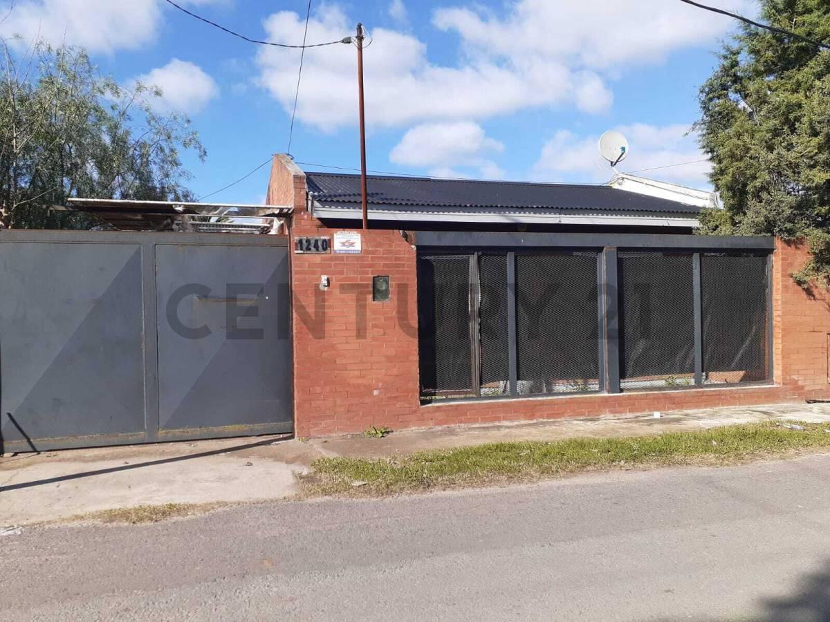 Foto de .Casa venta de 2 dormitorios en venta en Gonnet. Calle 496 entre 6 y 7., imagen 1