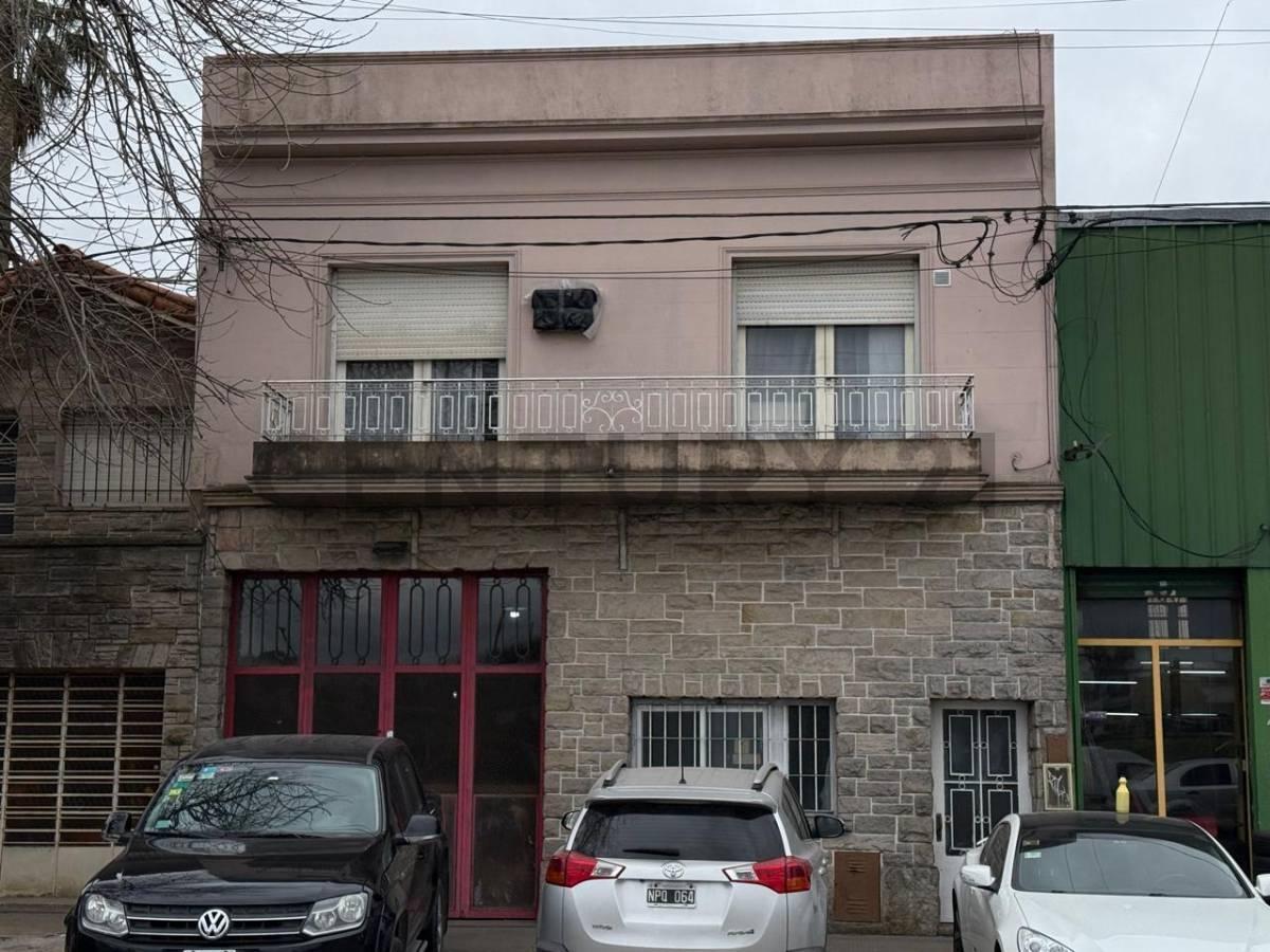 Foto de Venta Casa con Deposito. Calle 31 57 y 58., imagen 1