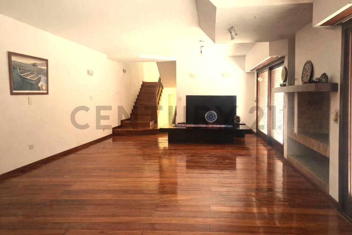 Foto de 3 entre 38 y 39. Casa en Venta de 4 dormitorios La Plata, imagen 4