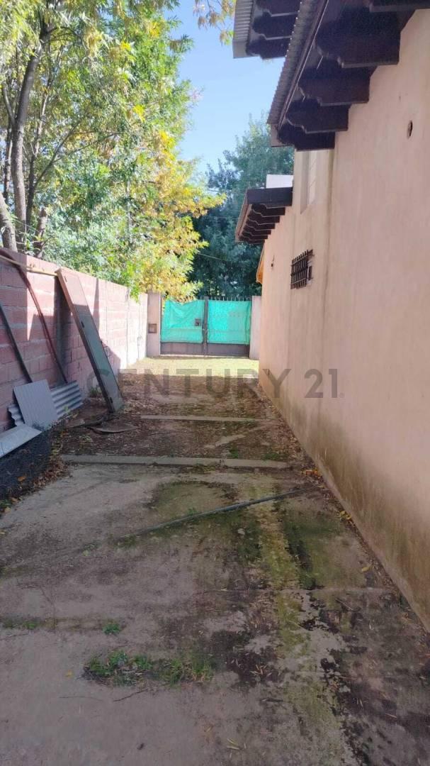 Foto de Casa con parque en venta. 2 dormitorios. Brandsen., imagen 4