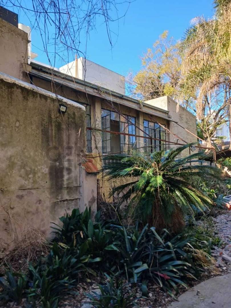 Foto de 5 entre 41 y 42. Venta de Casa cuatro dormitorios y terreno, imagen 2