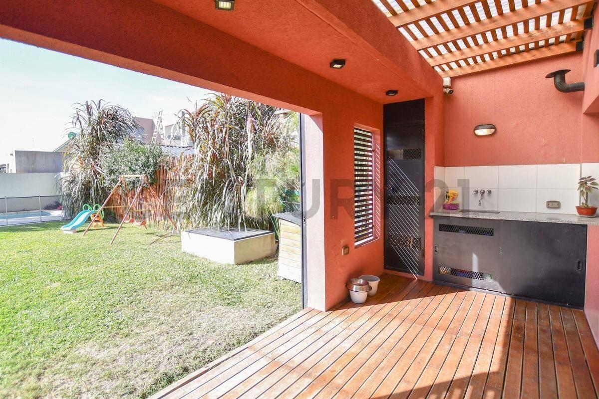 Foto de 21 entre 656 y 657, Casa en venta, Villa Parque Sicardi.-, imagen 2