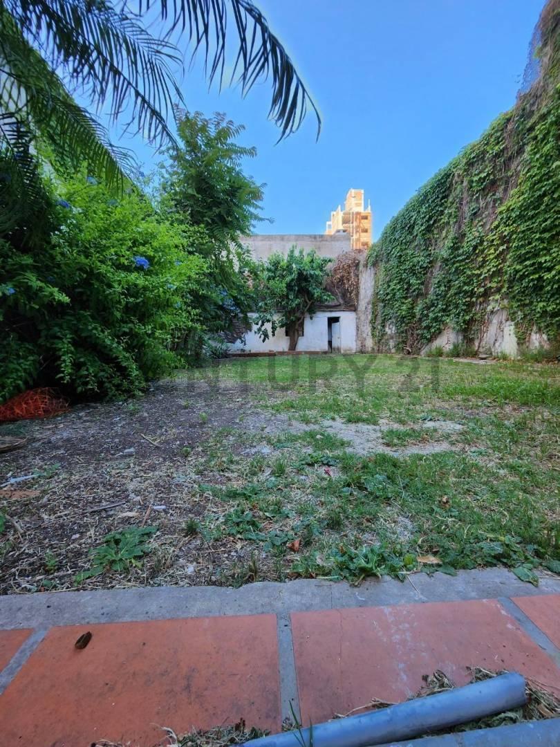 Foto de 7 entre 41 y 42. Casa en venta a reciclar. La Plata.-, imagen 1