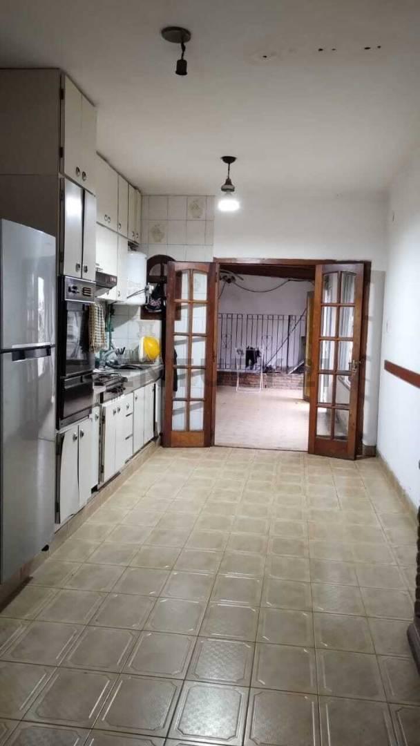 Foto de 7 esquina 513. Casa con dos dormitorios con cochera para dos autos., imagen 1
