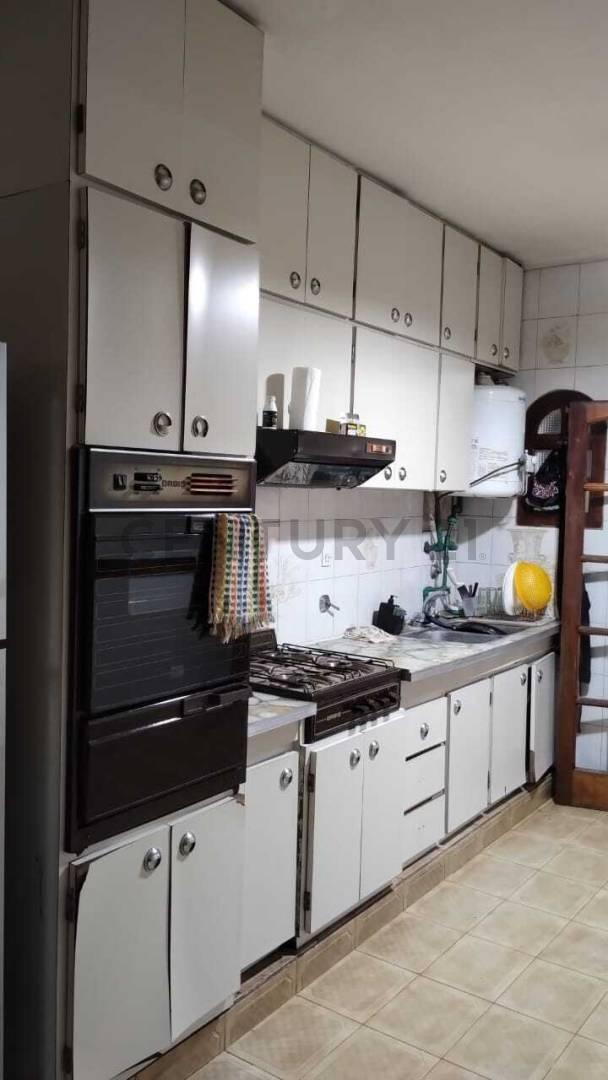 Foto de 7 esquina 513. Casa con dos dormitorios con cochera para dos autos., imagen 2