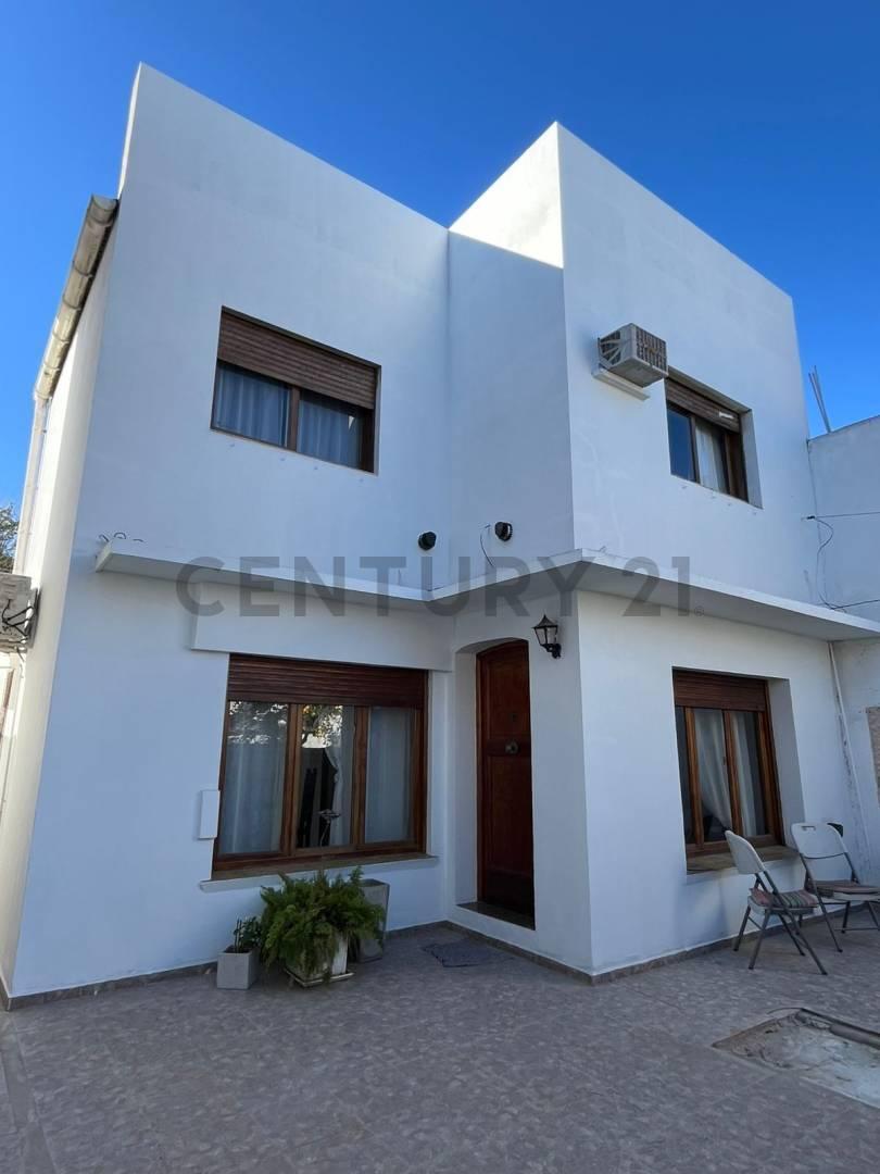 Foto de 29 entre 40 y 41. PH en venta, 4 dormitorios, imagen 2