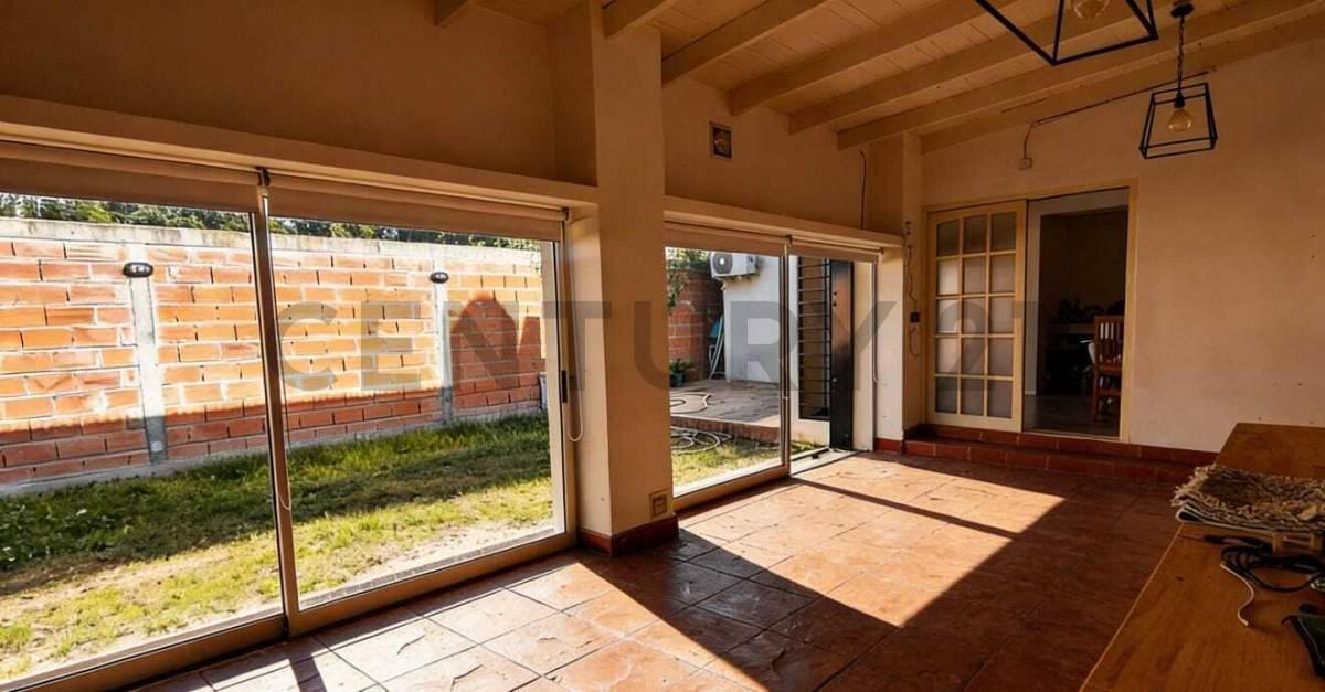 Foto de 134 entre 428 y 429. Casa en Venta 3 dorm. Villa Elisa., imagen 3