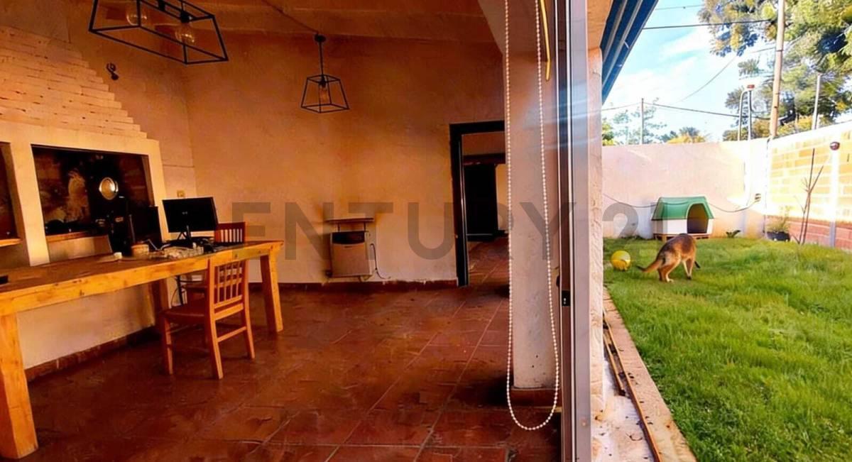 Foto de 134 entre 428 y 429. Casa en Venta 3 dorm. Villa Elisa., imagen 2