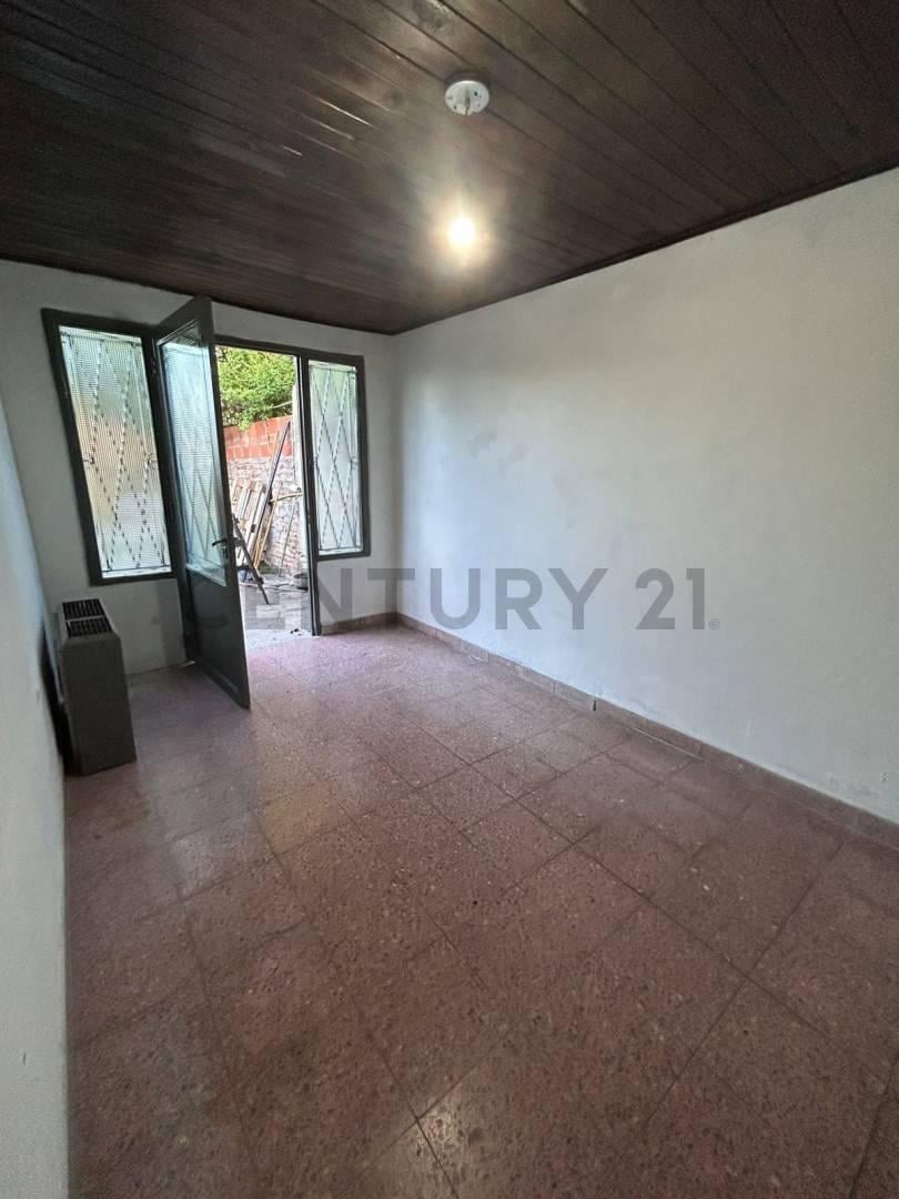 Foto de 183 entre 42 y 43. CASA DE 1 DORMITORIO EN VENTA, imagen 5