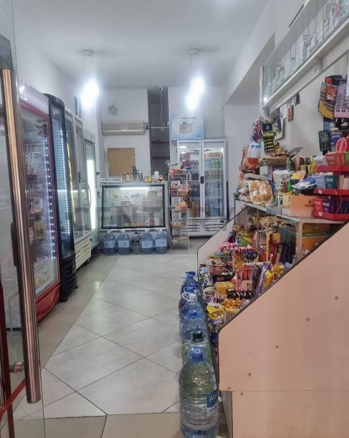 Foto de 60 entre 2 y 3. Local comercial en Venta La Plata, imagen 5