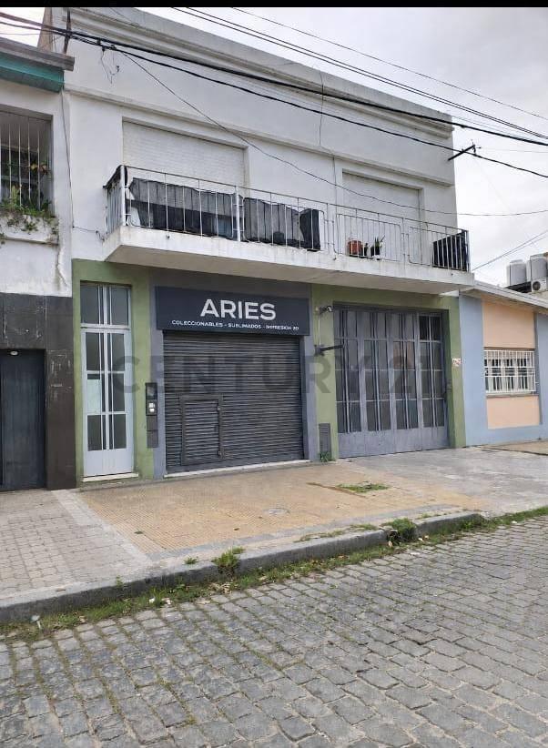 Foto de 10 ENTRE LISBOA Y MONTEVIDEO BERISSO, 2 CASAS EN BLOQUE EN VENTA ., imagen 1