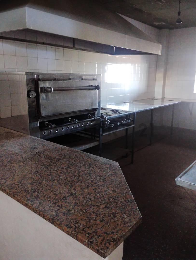 Foto de 528 ENTRE 20 Y 21, Tolosa La Plata. VENTA EN BLOQUE, SALON PARA, imagen 4