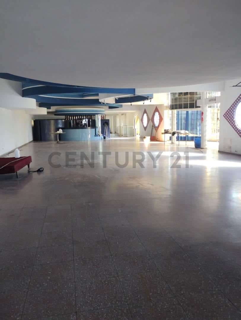 Foto de 528 ENTRE 20 Y 21, Tolosa La Plata. VENTA EN BLOQUE, SALON PARA, imagen 2