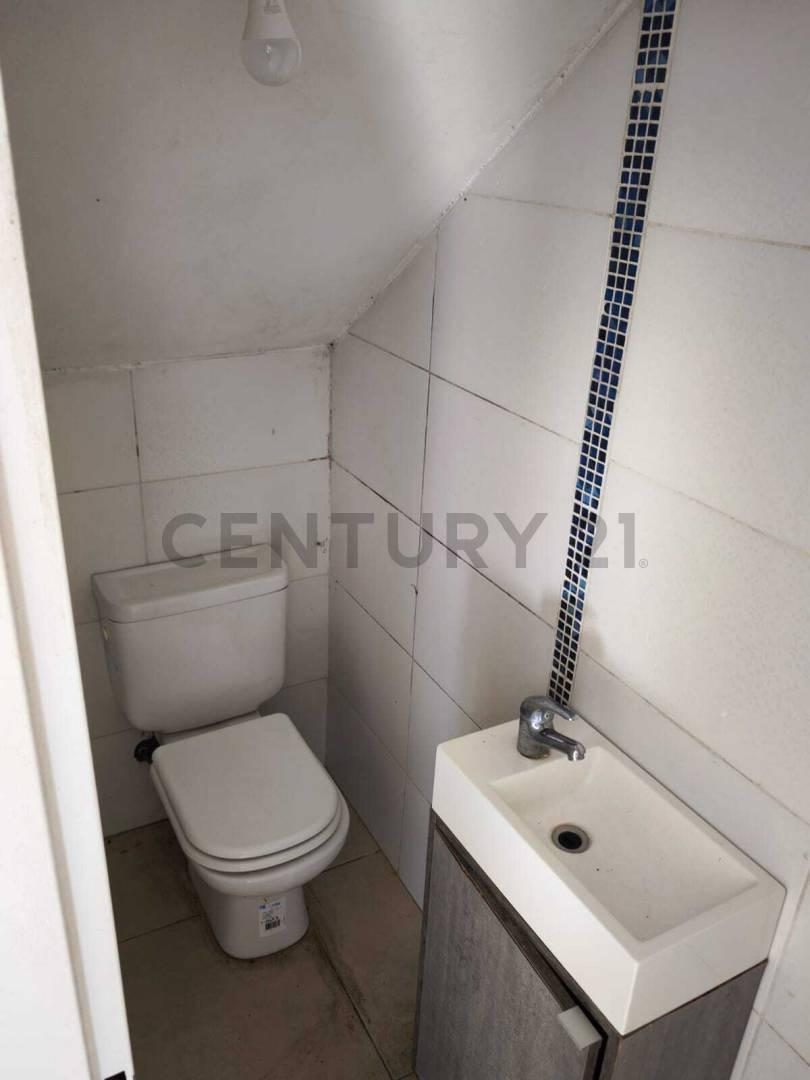 Foto de 143 entre 63 y 64 - Los Hornos, Dúplex de 2 dormitorios en venta, imagen 5