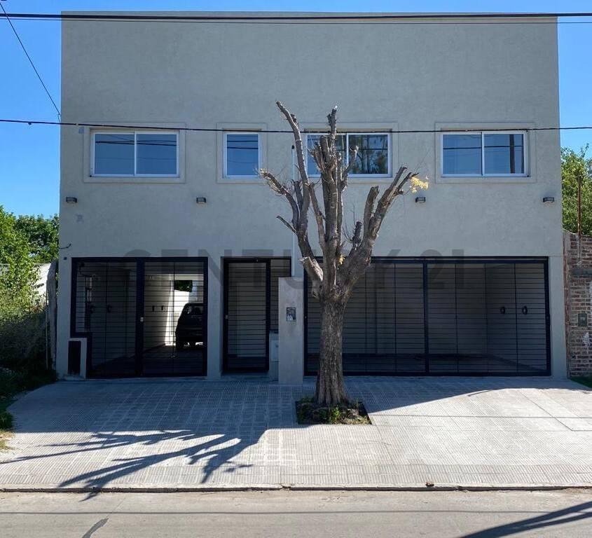 Foto de 143 entre 63 y 64 - Los Hornos, Dúplex de 2 dormitorios en venta, imagen 3