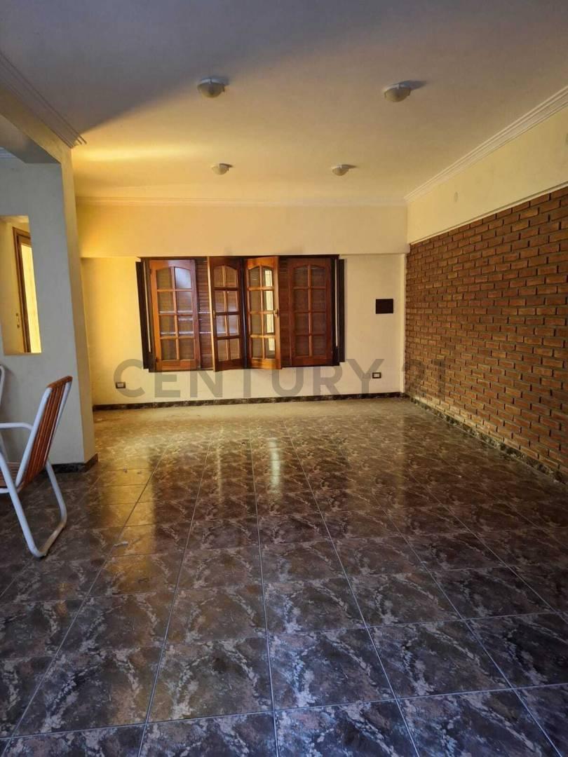 Foto de 476 entre 8 y 9. Casa de 3 dormitorios en venta en City Bell, imagen 3