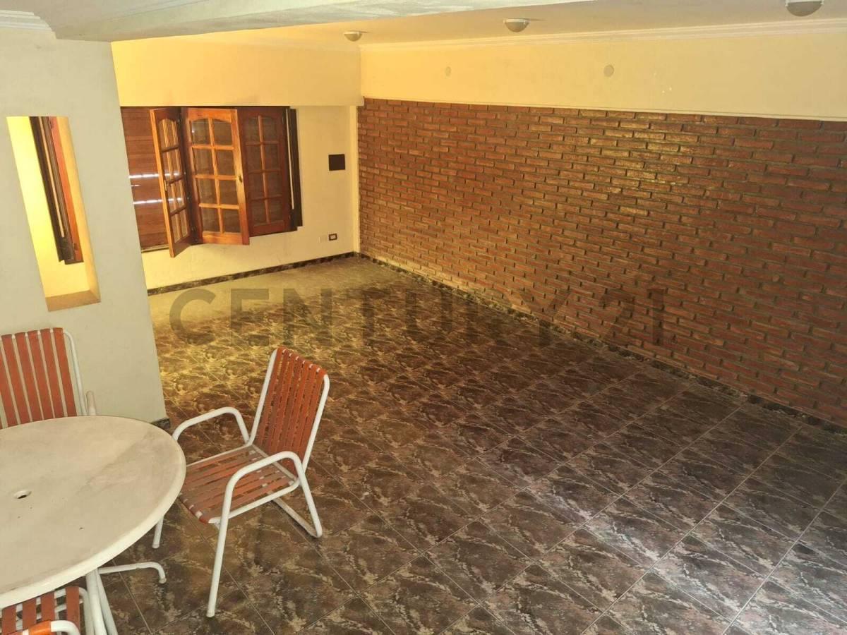 Foto de 476 entre 8 y 9. Casa de 3 dormitorios en venta en City Bell, imagen 4