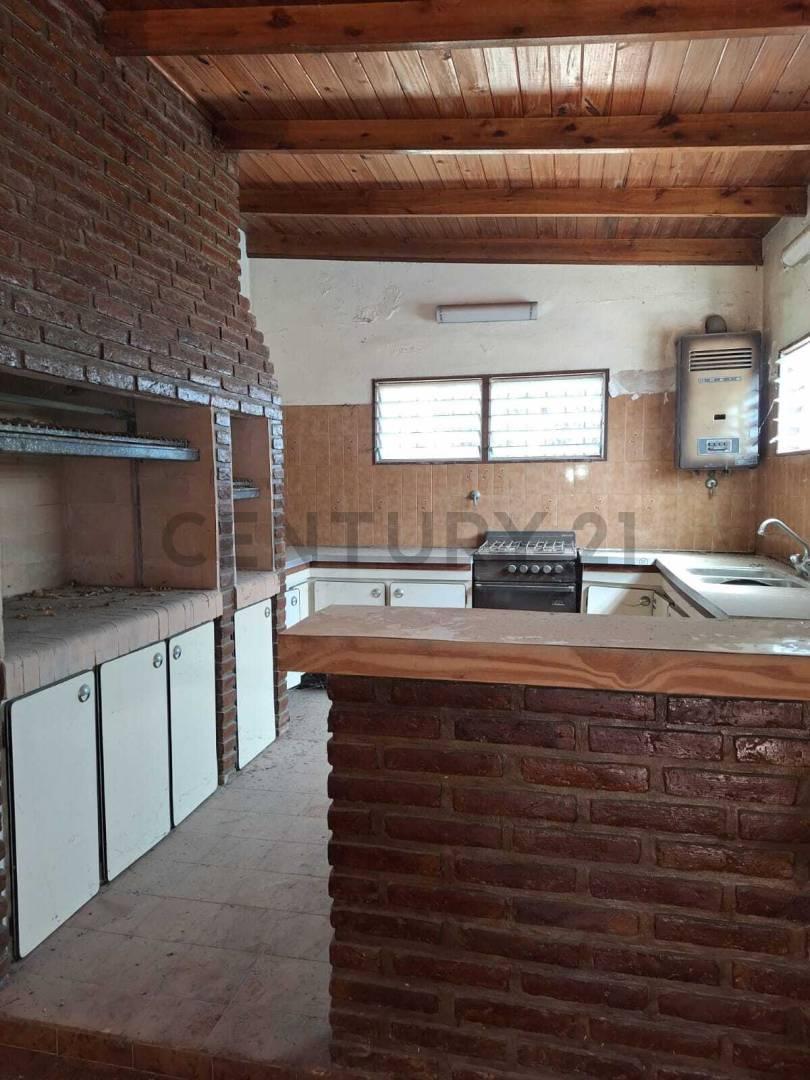Foto de 476 entre 8 y 9. Casa de 3 dormitorios en venta en City Bell, imagen 5