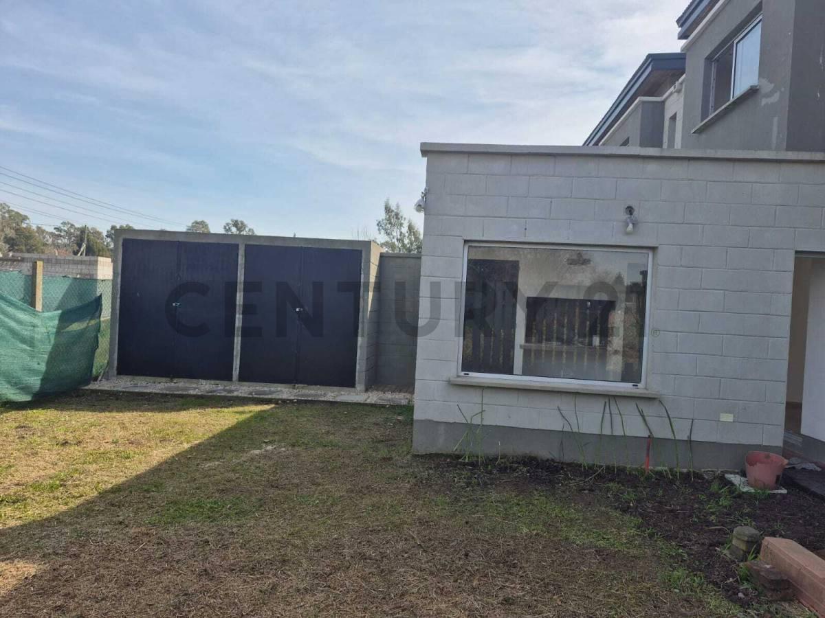 Foto de 513 entre 142 y 143 Dúplex Casa en Complejo Cerrado en venta, imagen 2