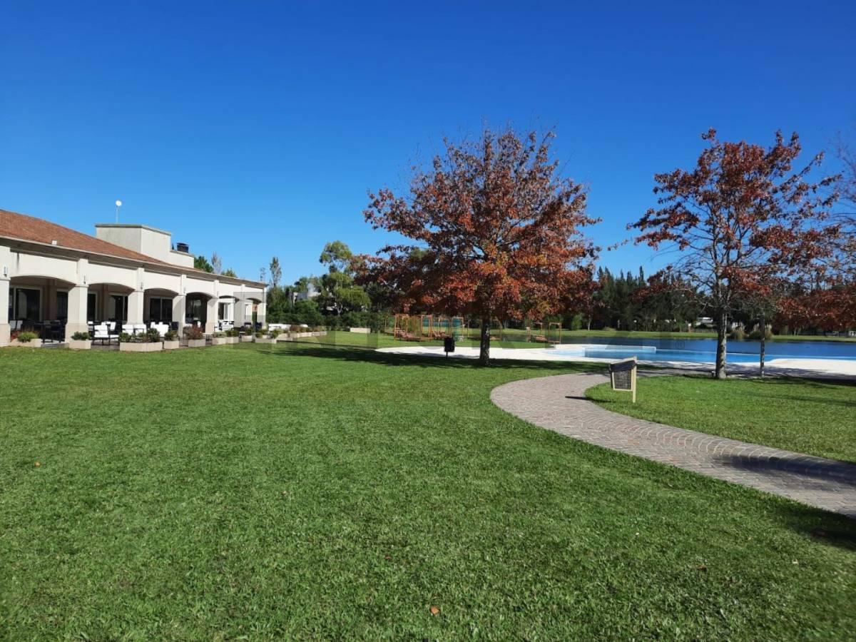 Foto de Lote en Venta en Miralagos II, Club de Campo, imagen 5