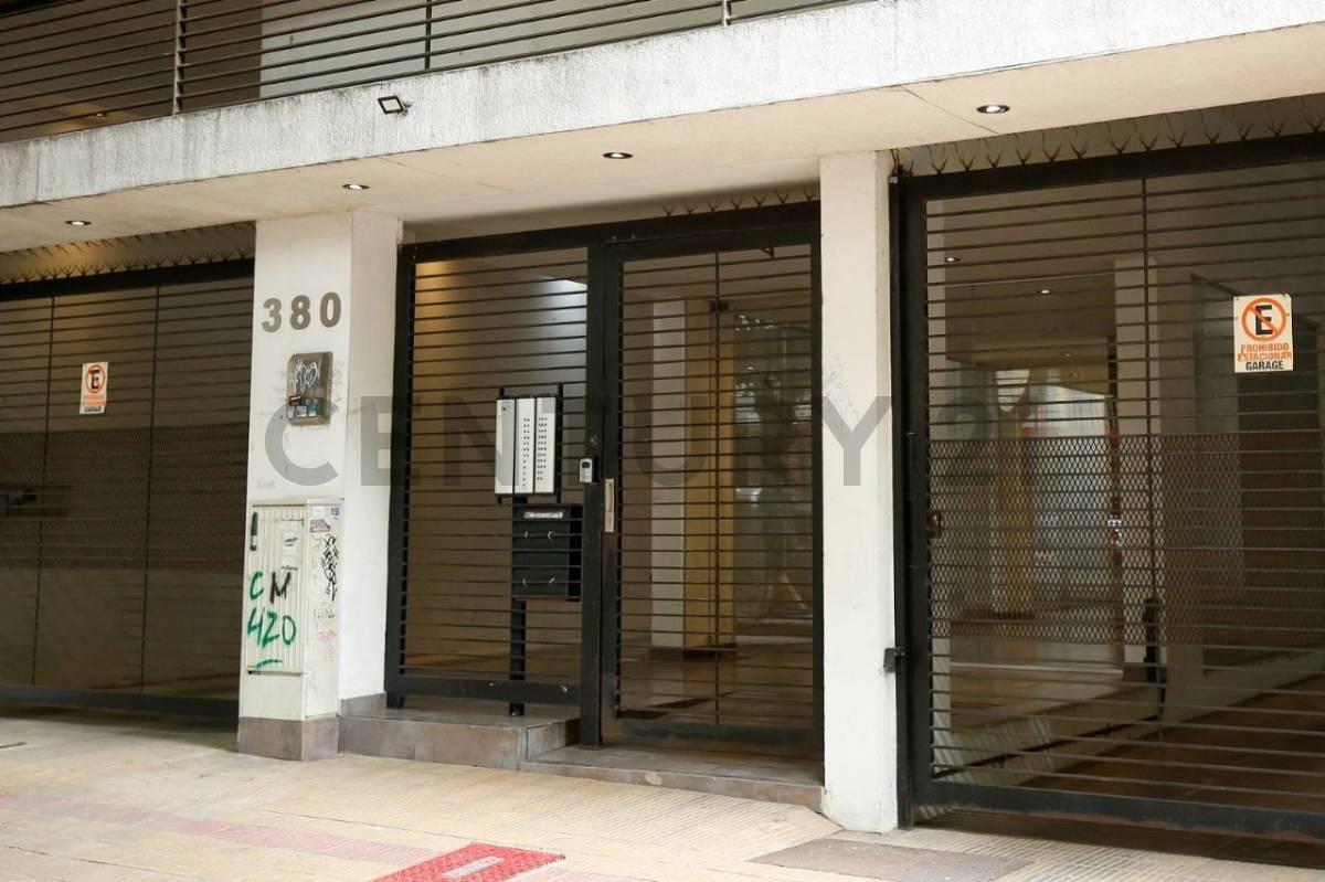 Foto de 60 entre 2 y 3. Departamento 2 Dormitorio en Venta., imagen 3