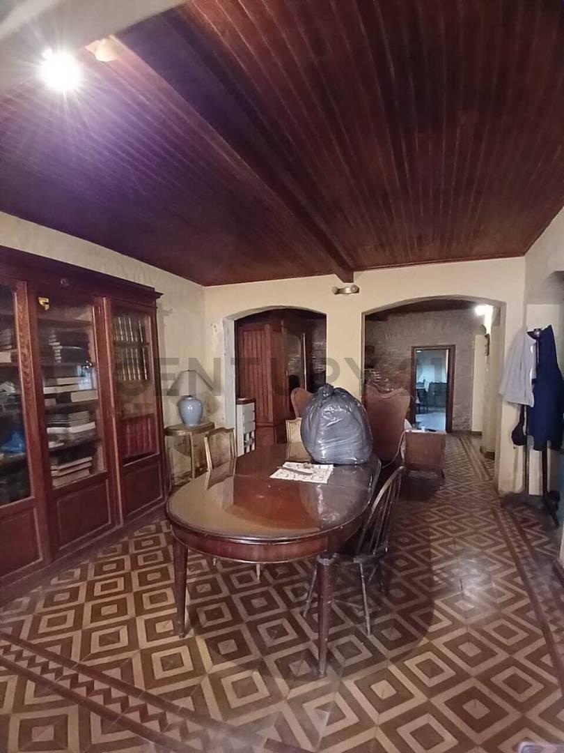 Foto de 5 entre 41 y 42. Venta de Casa cuatro dormitorios y terreno, imagen 2