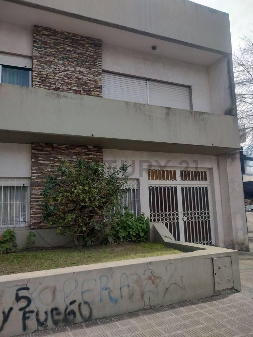 Foto de Plaza España entre 7 y diagonal 112. Venta Casa 5 ambientes., imagen 3