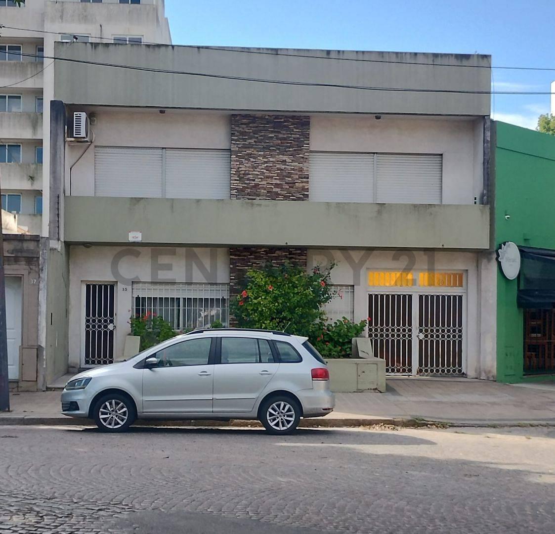 Foto de Plaza España entre 7 y diagonal 112. Venta Casa 5 ambientes., imagen 2