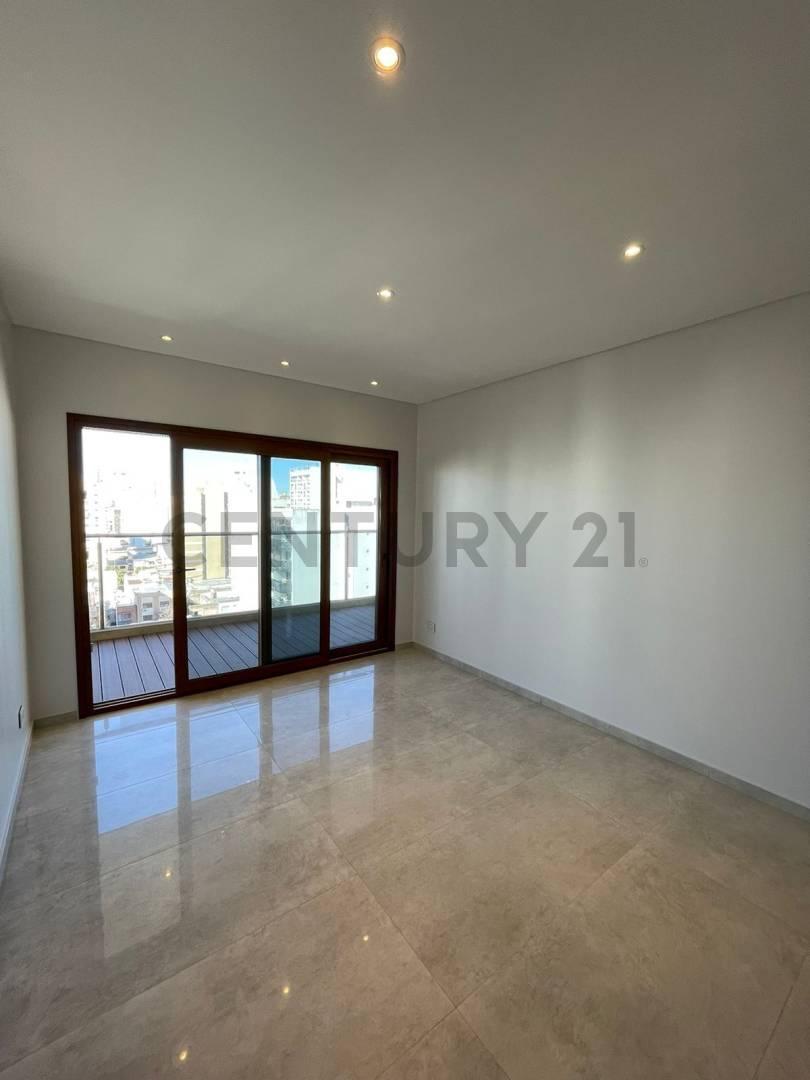 Foto de 44 entre 11 y 12. Departamento de categoría en venta, 3 dormitorios, imagen 1
