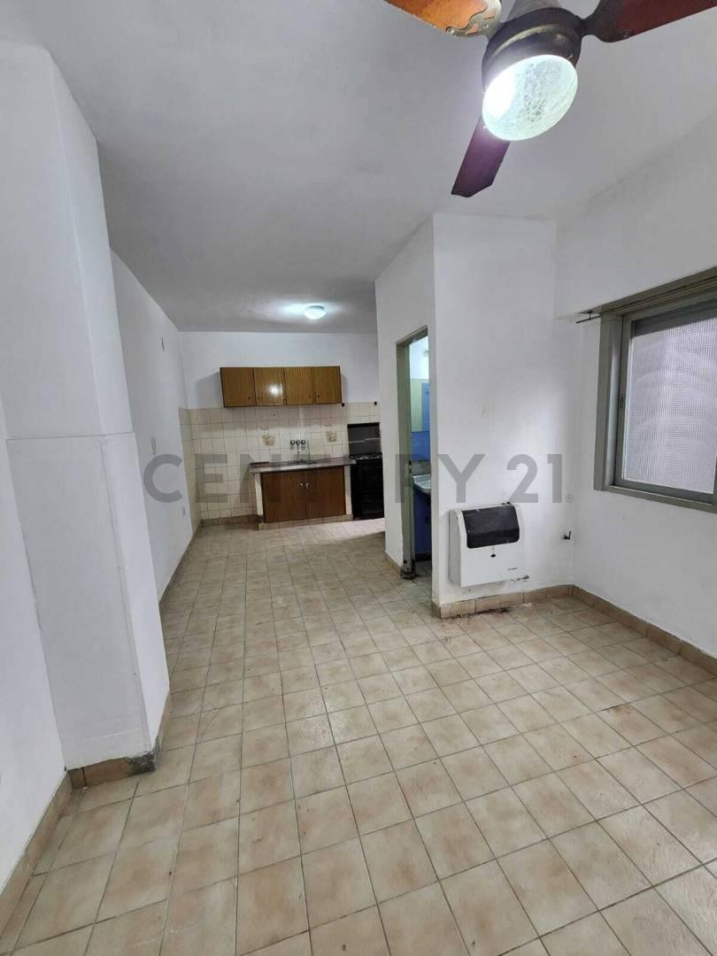 Foto de 63 entre 20 y 21. Departamento de 2 dormitorios, imagen 3