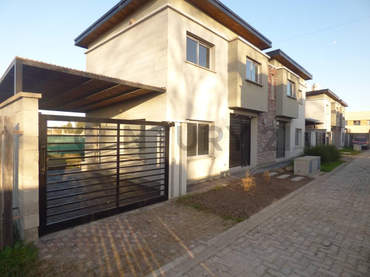 Foto de 513 Y 143 FINANCIACION!!! Dúplex Casa en Complejo Cerrado en venta., imagen 3