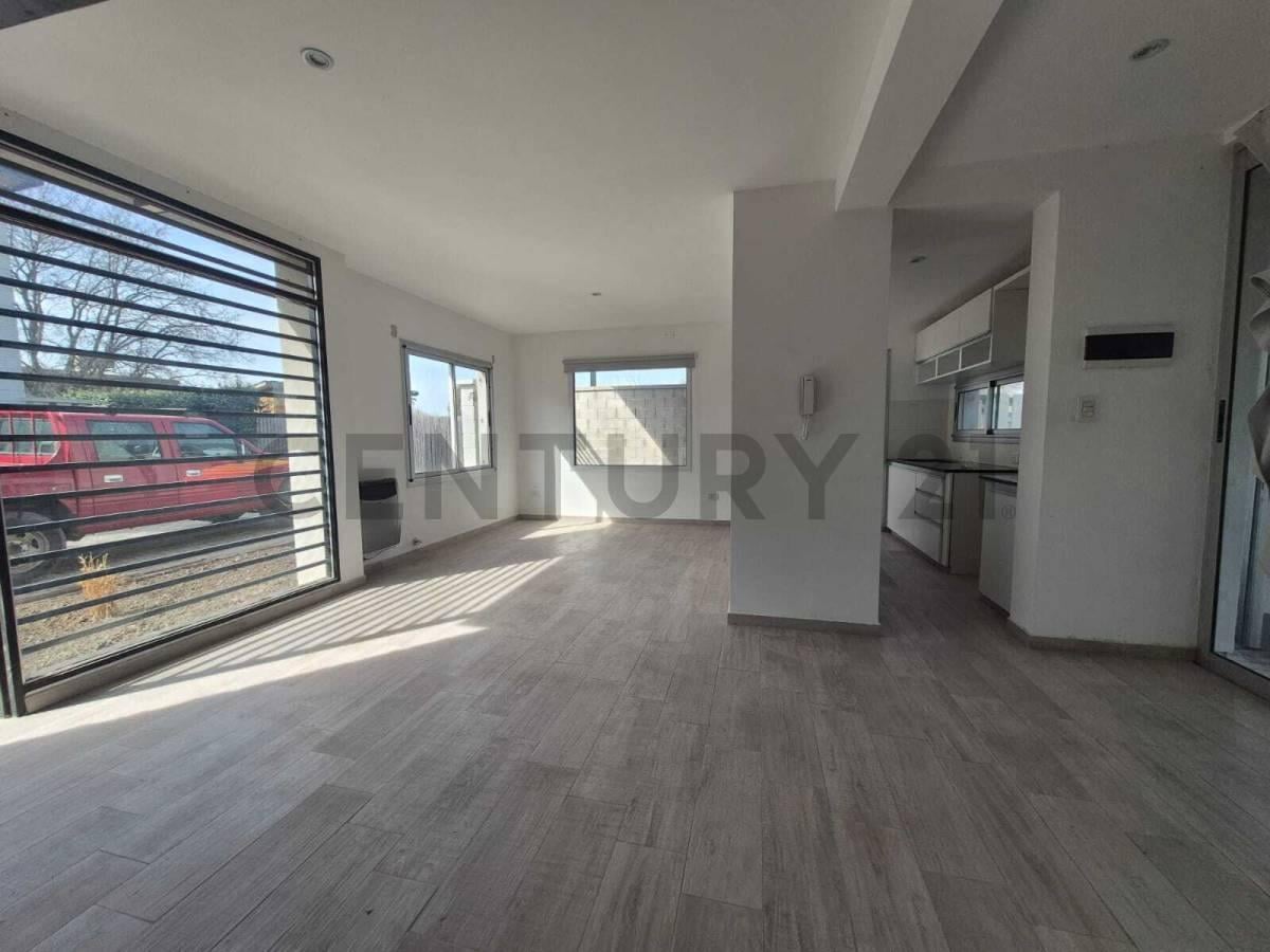 Foto de 513 entre 142 y 143 Dúplex Casa en Complejo Cerrado en venta, imagen 3