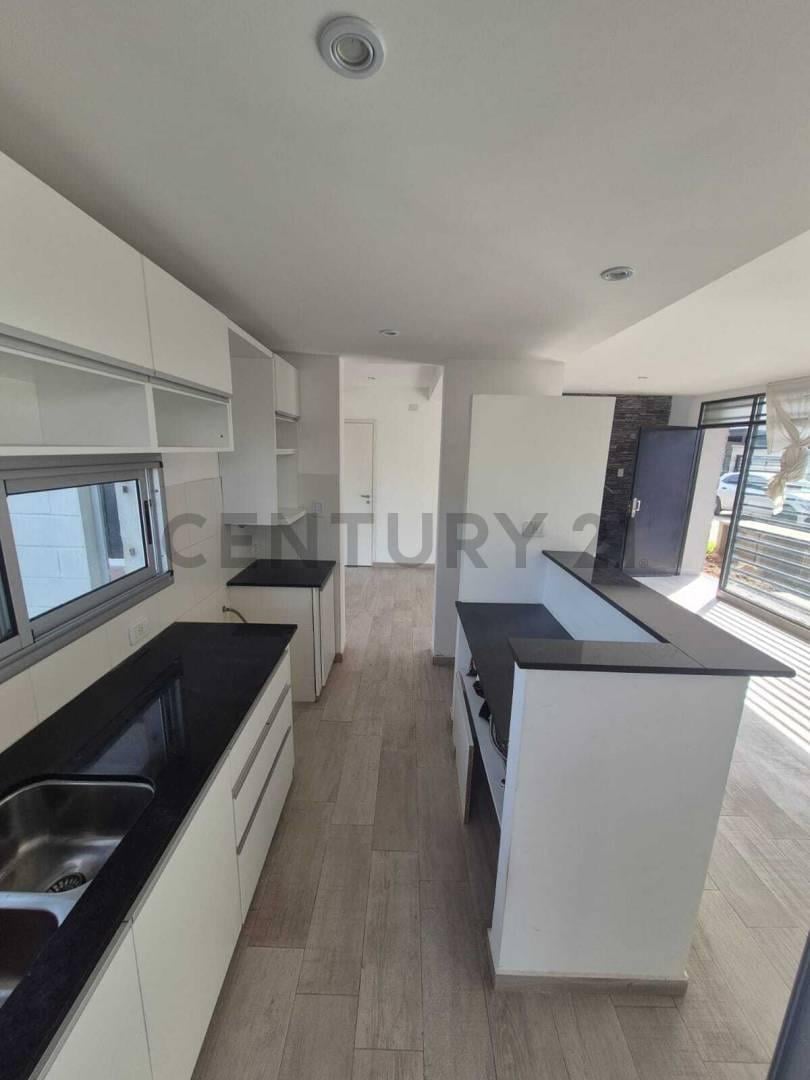 Foto de 513 entre 142 y 143 Dúplex Casa en Complejo Cerrado en venta, imagen 2