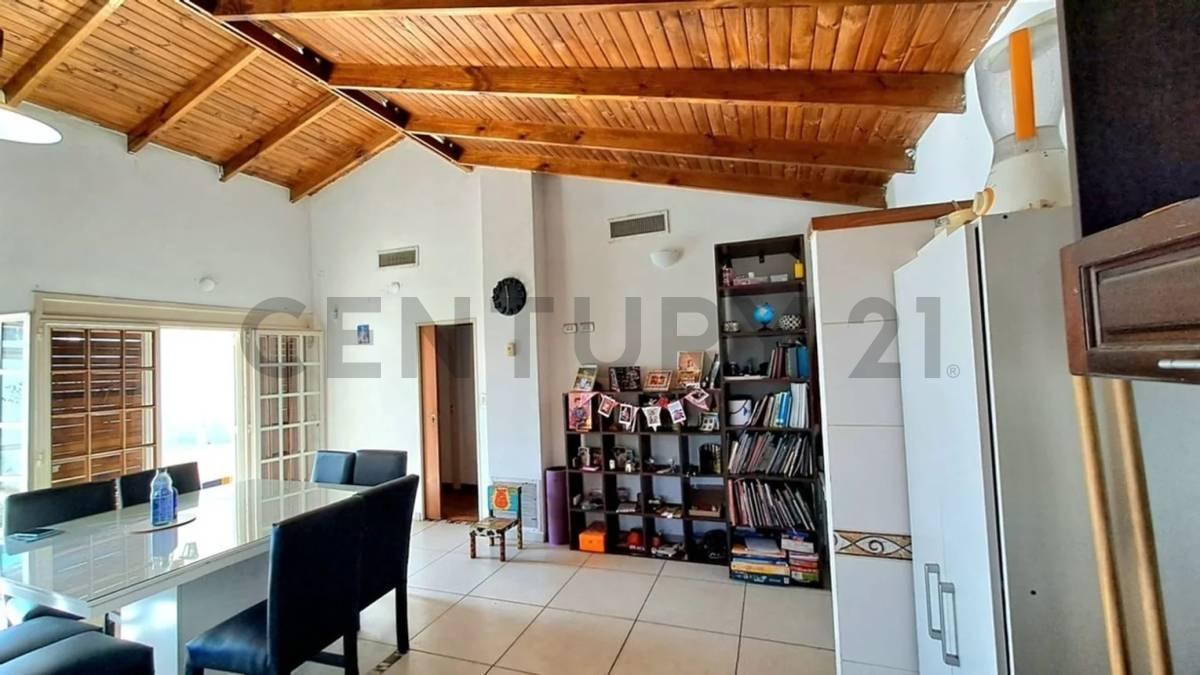Foto de 487 esquina 16.Casa de 2 dormitorios en venta. Manuel B. Gonnet - La, imagen 2