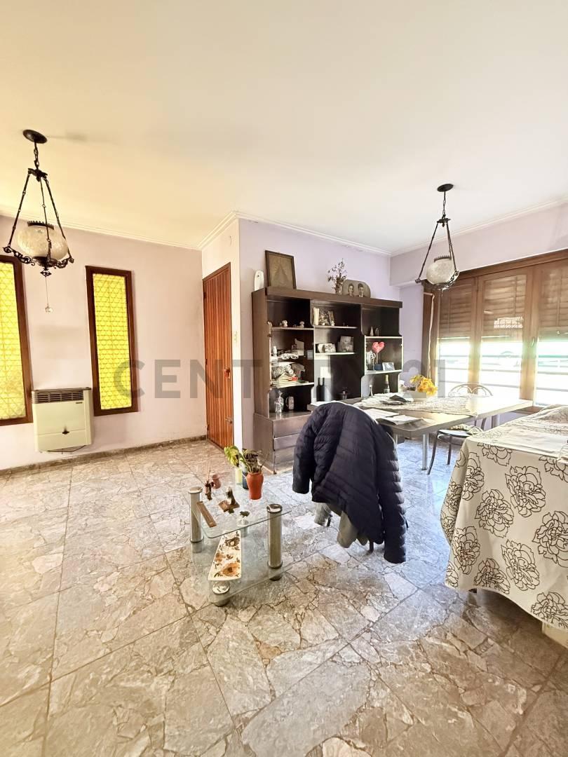 Foto de Diagonal 74 esquina 30, Casa en venta, La Plata., imagen 5