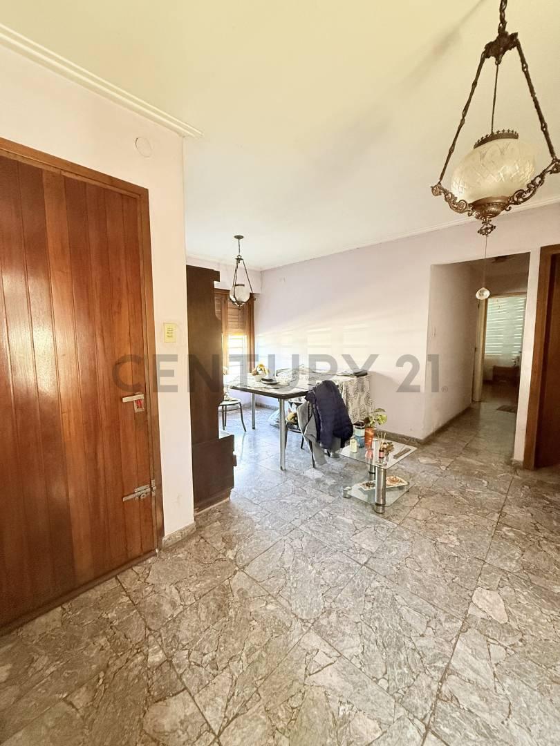 Foto de Diagonal 74 esquina 30, Casa en venta, La Plata., imagen 3