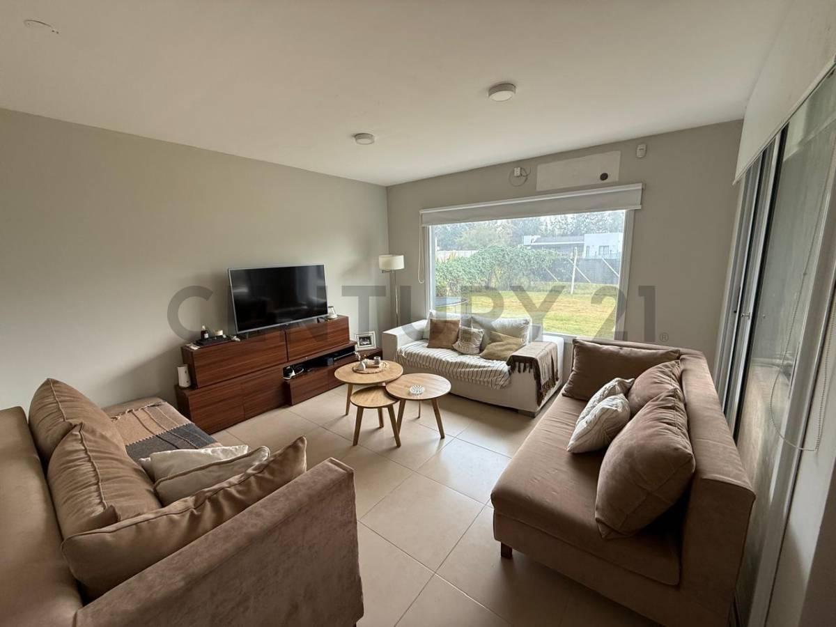 Foto de Casa en venta. Calle 484 esquina 8. Gonnet La Plata., imagen 5