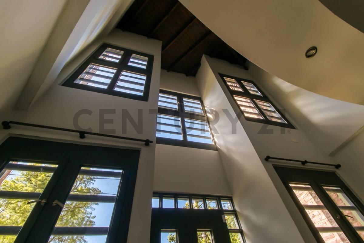 Foto de Casa en venta City Bell entre caminos, imagen 3