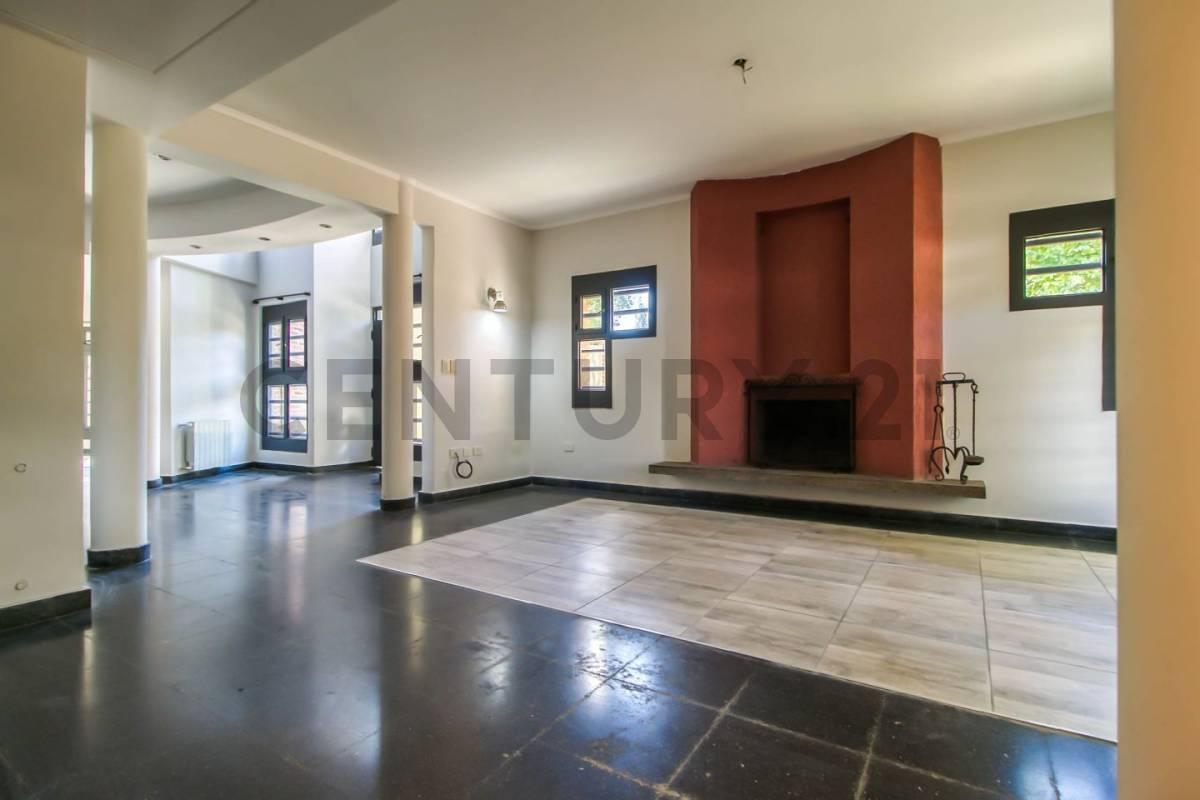 Foto de Casa en venta City Bell entre caminos, imagen 2
