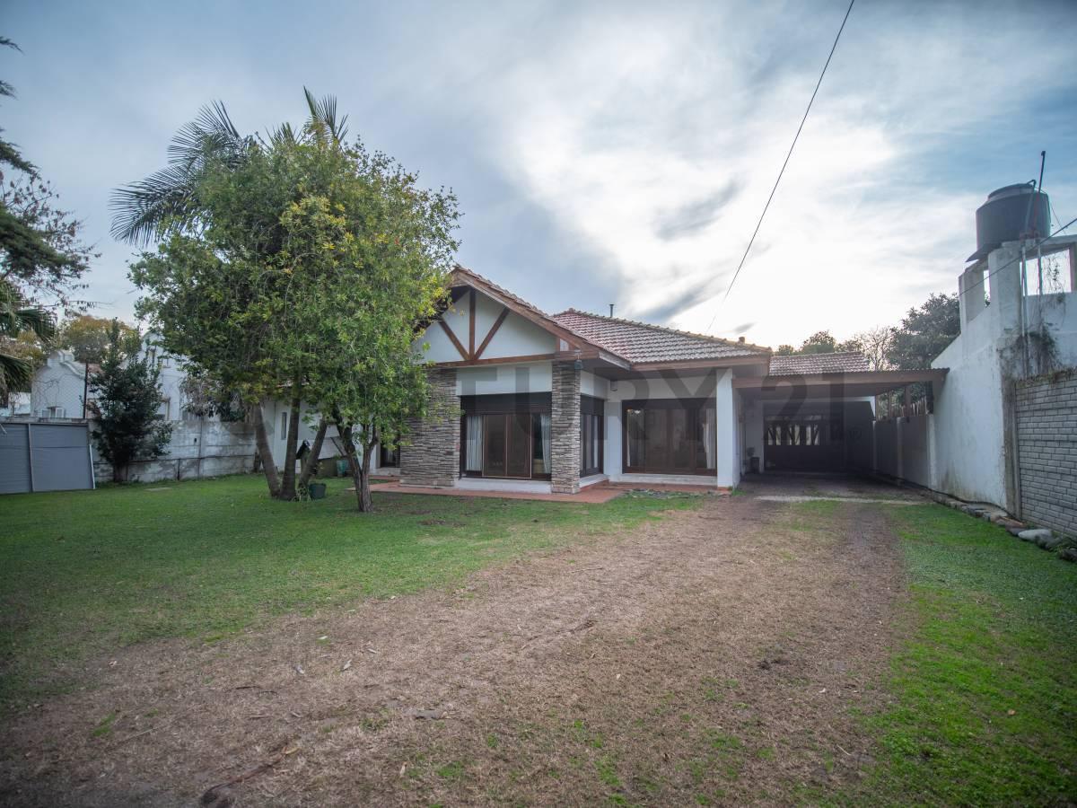 Foto de CASA - LOTE EN VENTA EN M.B GONNET, imagen 1