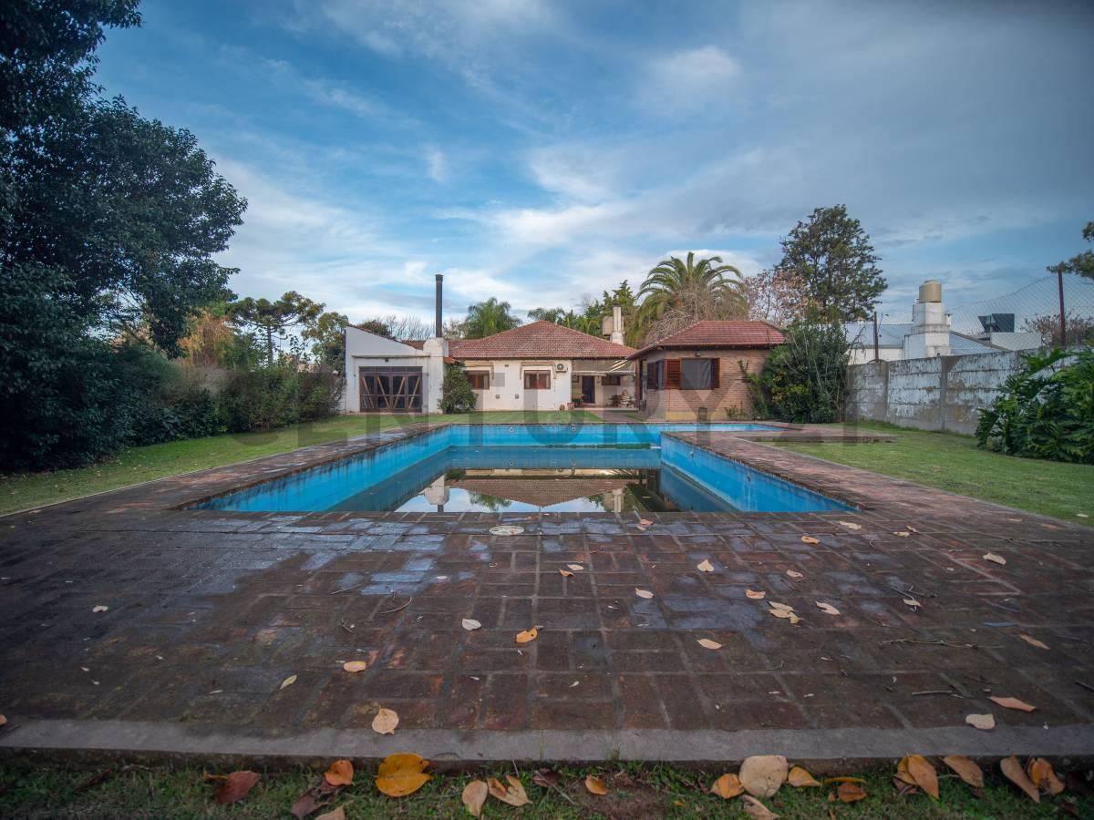 Foto de CASA - LOTE EN VENTA EN M.B GONNET, imagen 2