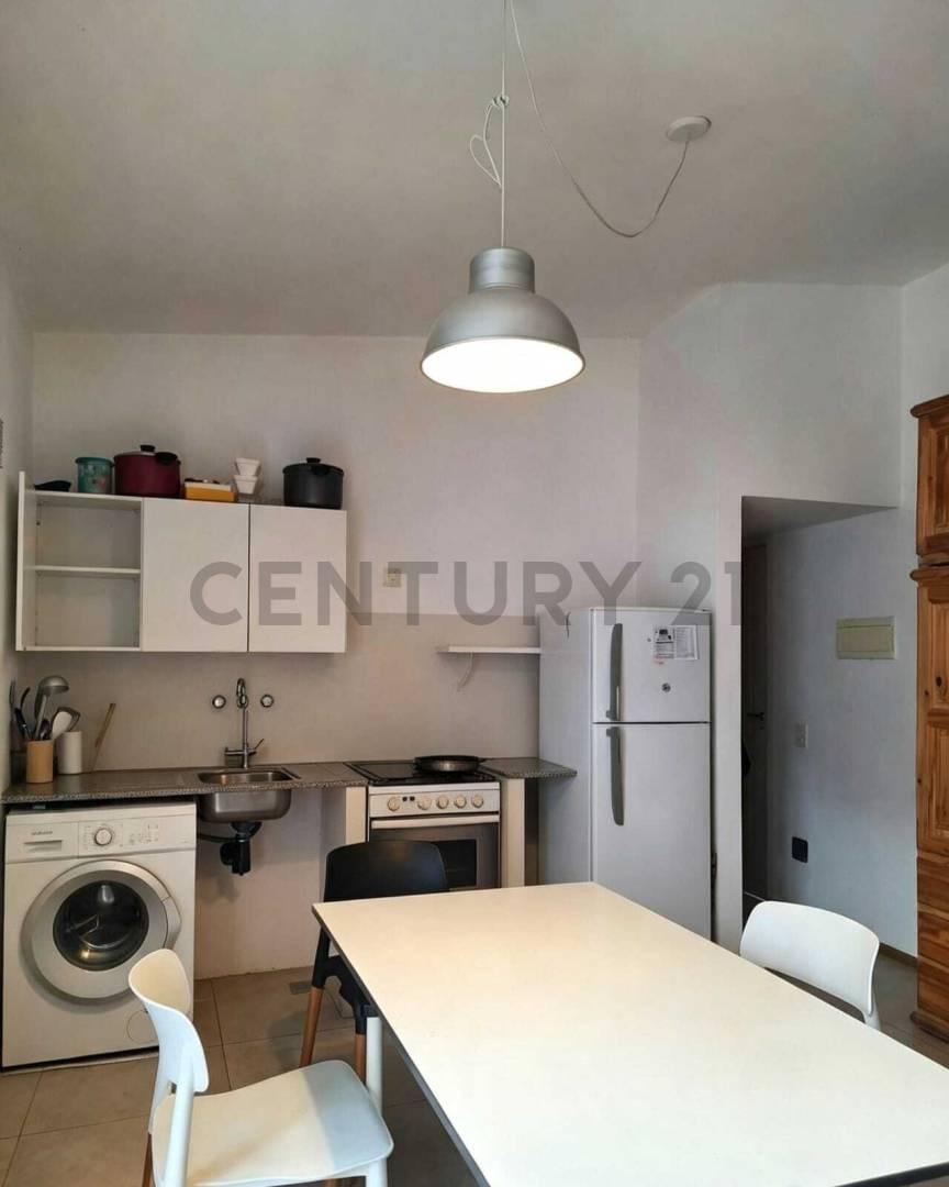 Foto de 76 entre 10 y 11. Monoambiente en PH con cochera en venta, imagen 1